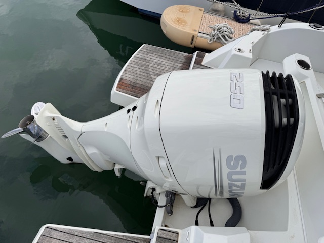 slider 3 Beneteau Antares 8 OB